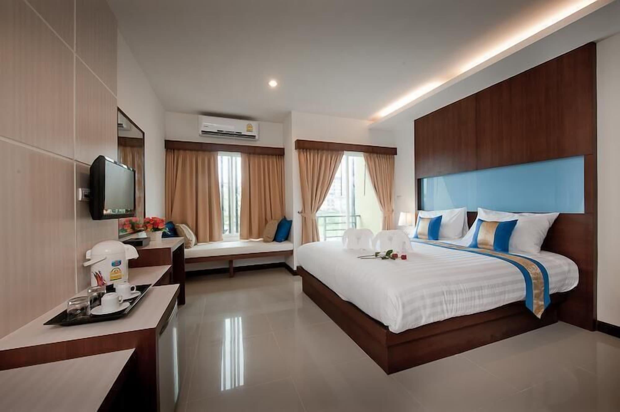 Hotel Tuana Blue Sky Patong Extérieur photo