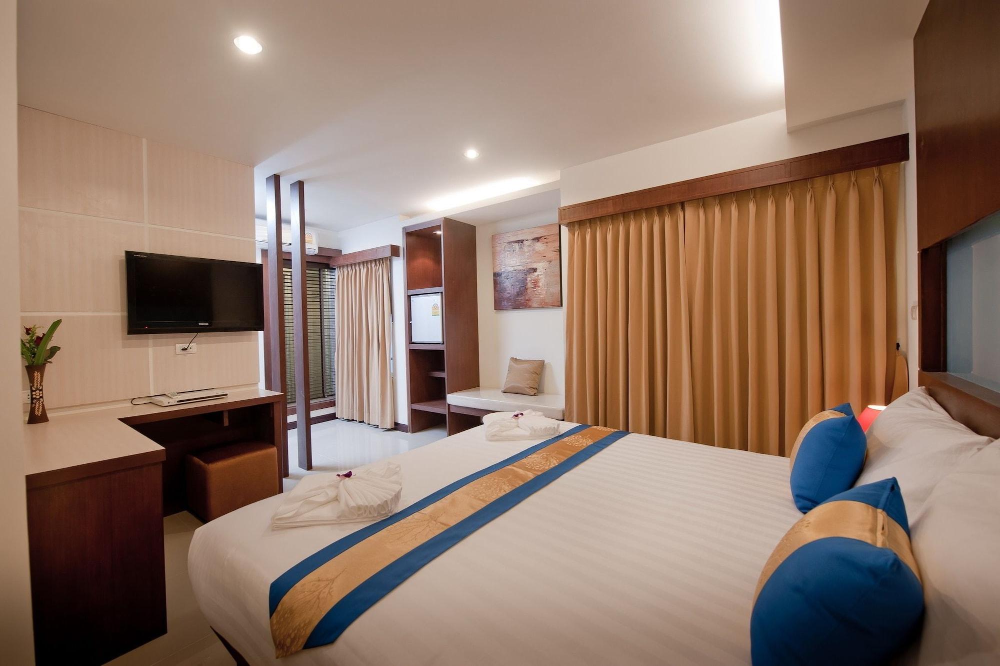 Hotel Tuana Blue Sky Patong Extérieur photo