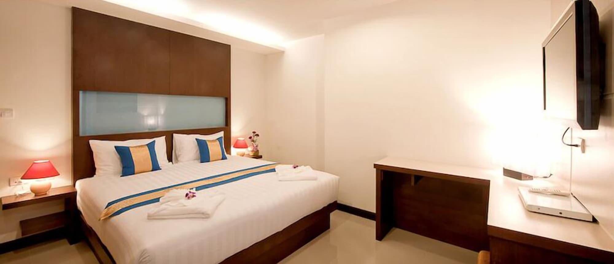 Hotel Tuana Blue Sky Patong Extérieur photo