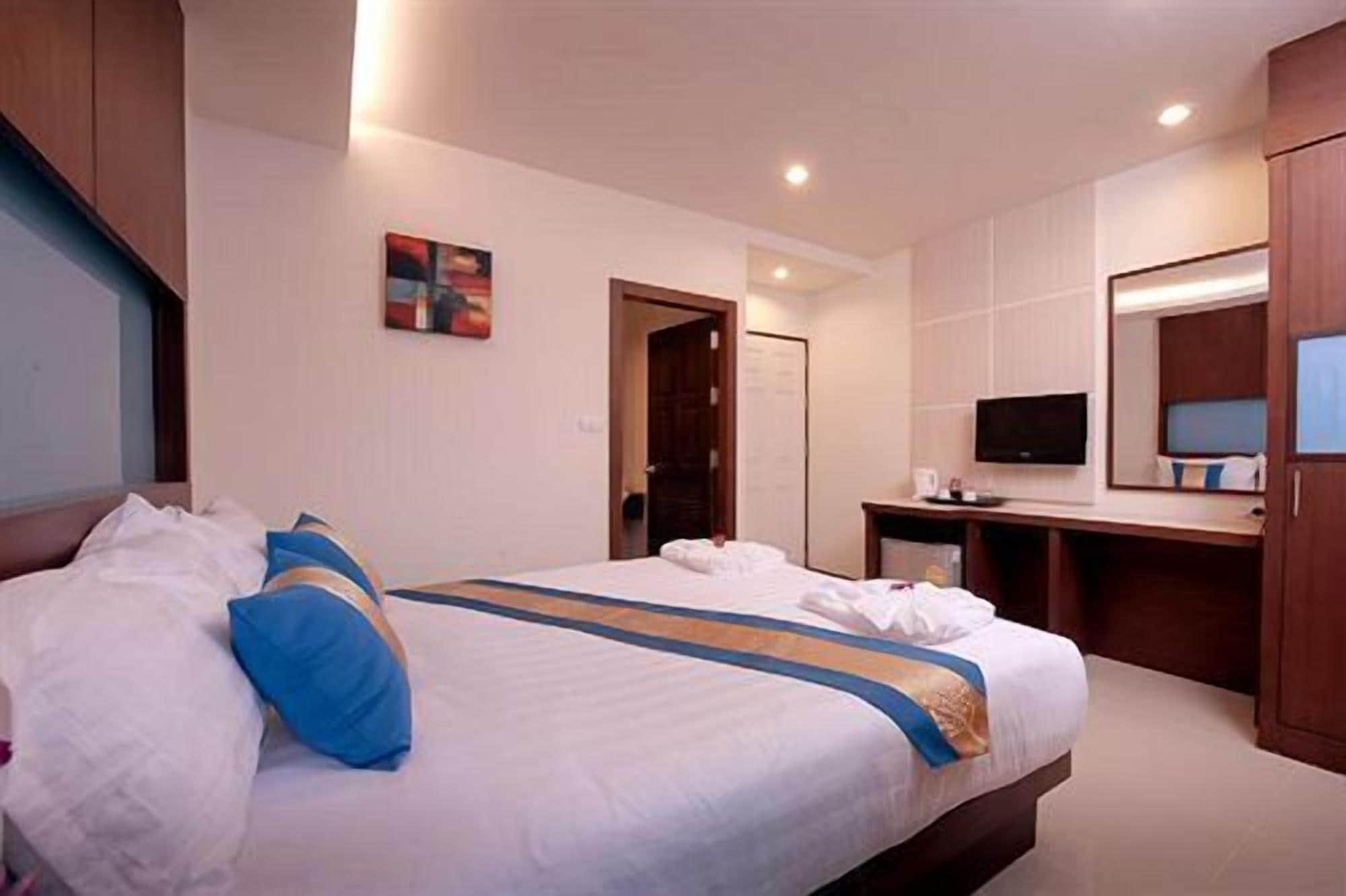 Hotel Tuana Blue Sky Patong Extérieur photo