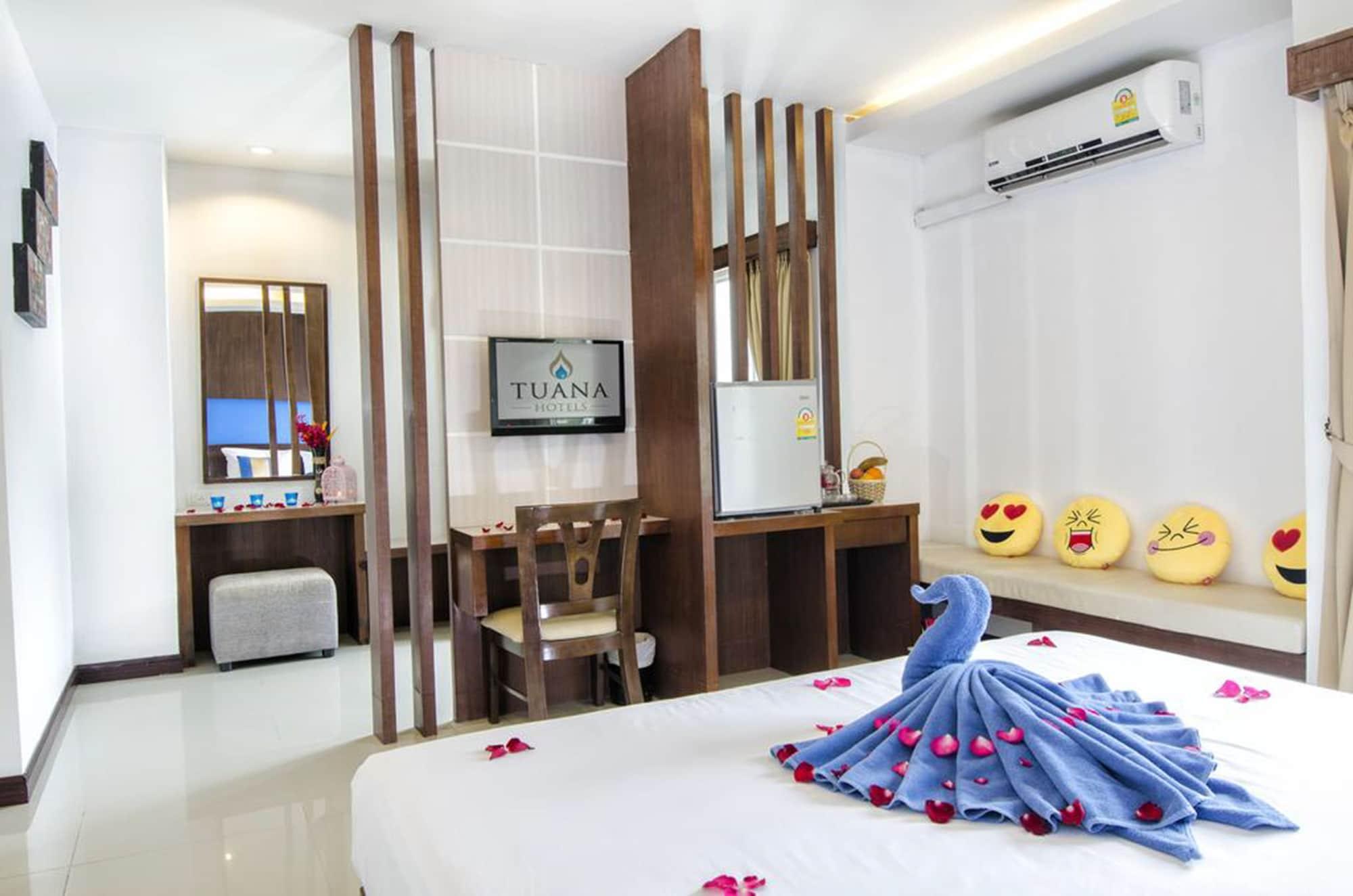 Hotel Tuana Blue Sky Patong Extérieur photo
