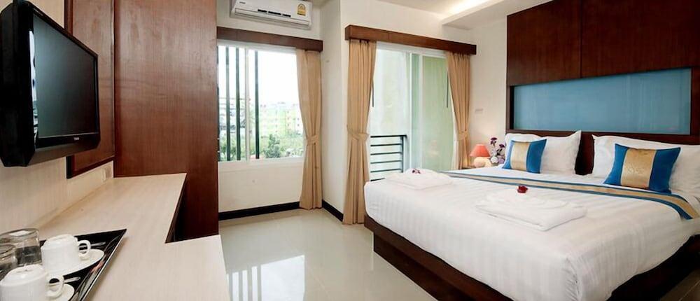 Hotel Tuana Blue Sky Patong Extérieur photo