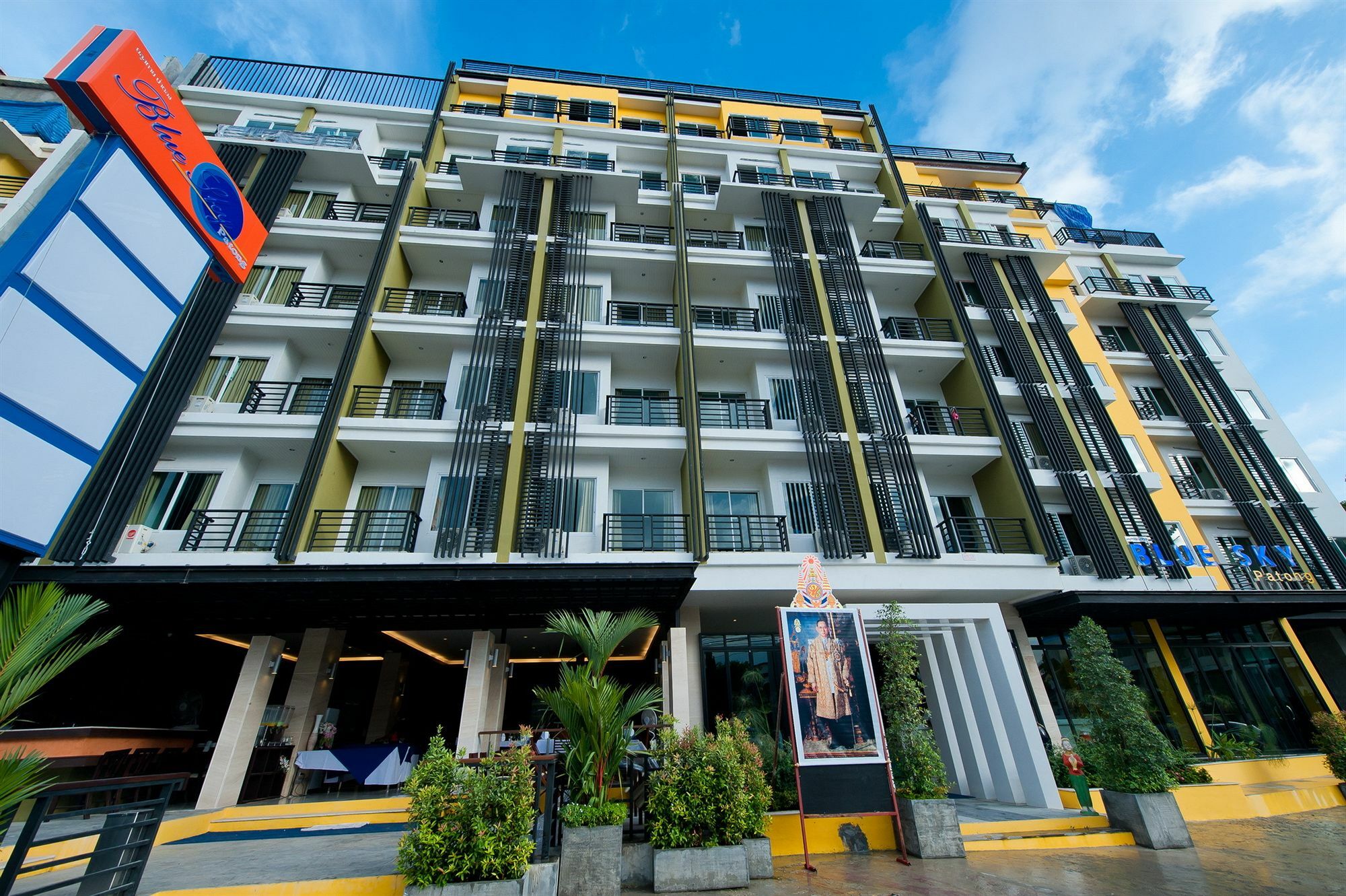 Hotel Tuana Blue Sky Patong Extérieur photo