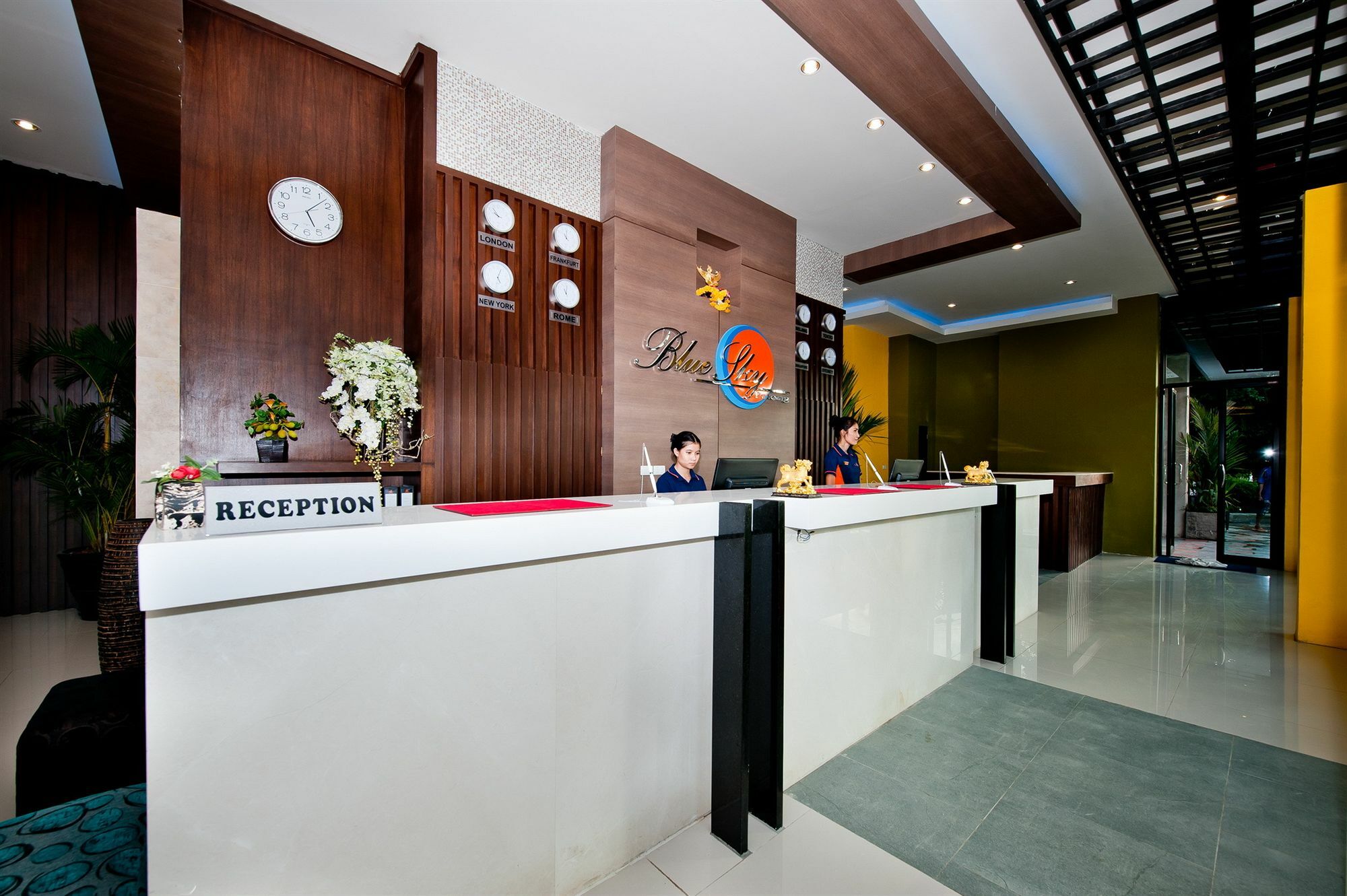 Hotel Tuana Blue Sky Patong Extérieur photo
