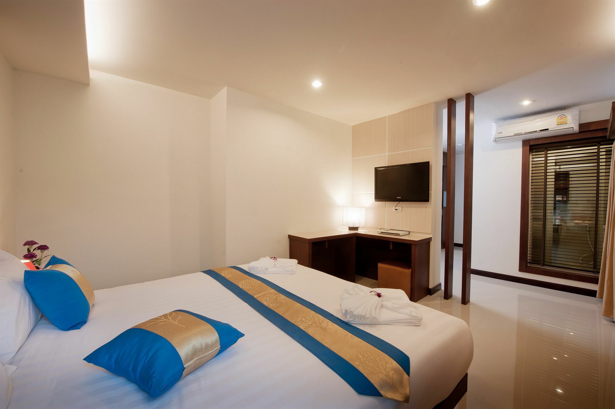 Hotel Tuana Blue Sky Patong Extérieur photo